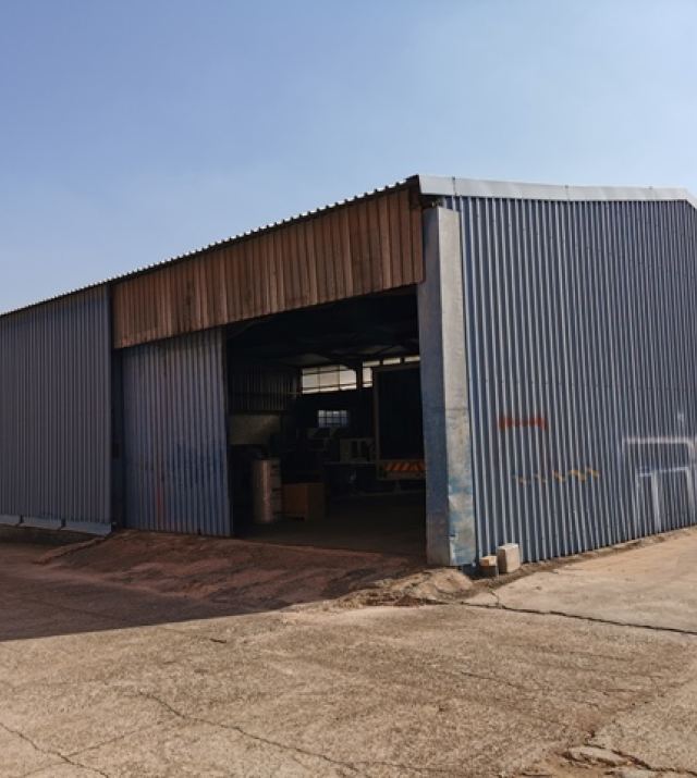 L. 600 sq m Loading area.jpg